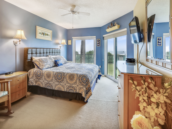 St Petersburg Beachfront Condo Rental Gulf Front Vacation Rental with Balcony